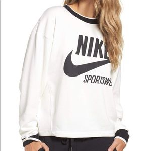 ✨✅ NIKE Sportswear Black & White Sweatshirt